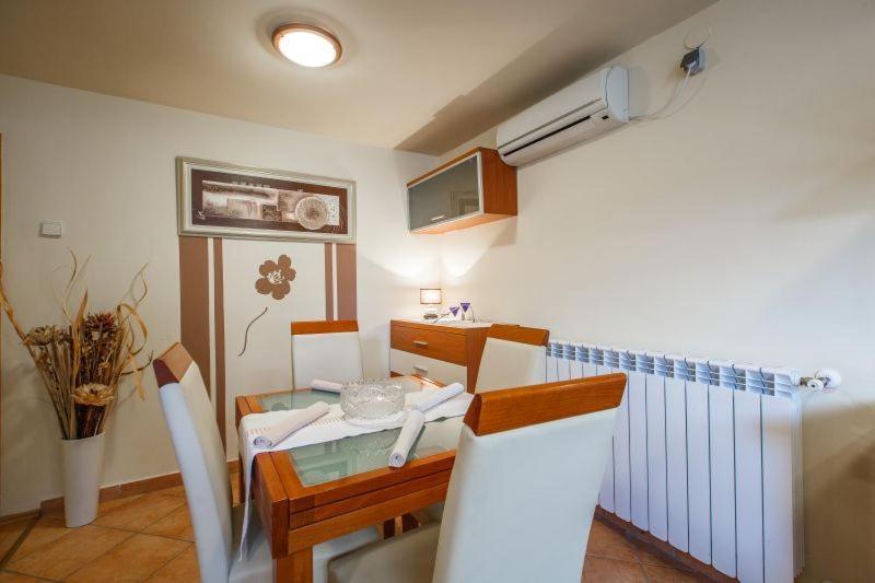 Apartmani Gilda Vrsar Exterior foto
