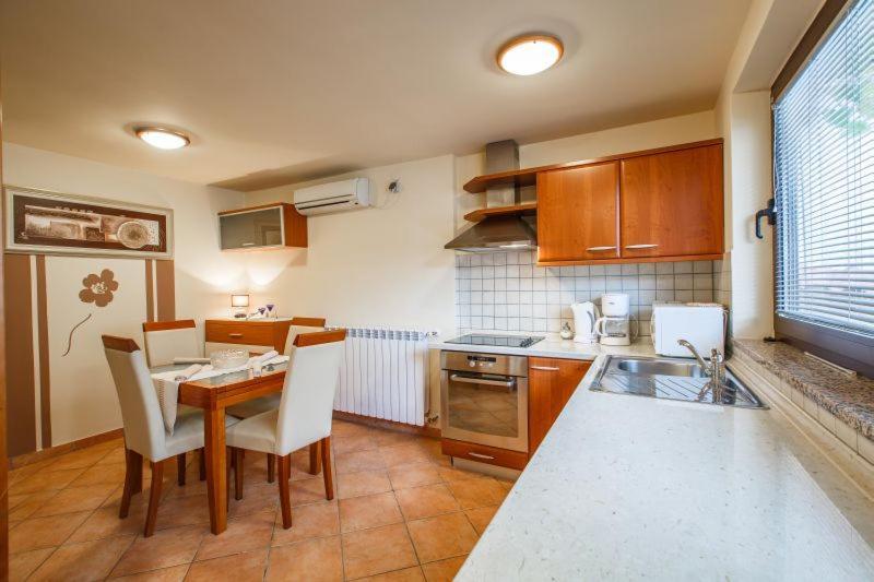 Apartmani Gilda Vrsar Exterior foto
